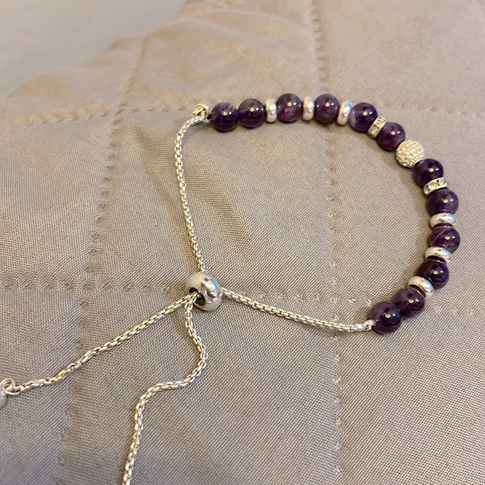 Adjustable bracelet
